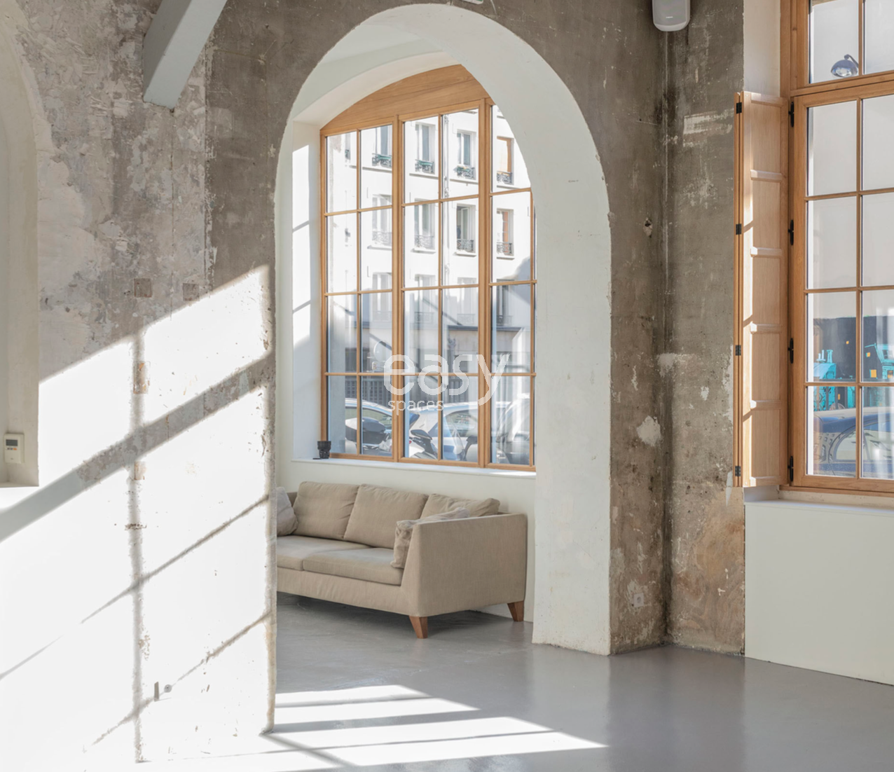 find a highly convenient showroom located in the very heart of Paris city center